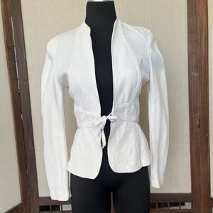 Elie Tahari Rare Vintage White Blazer with Front Tie and Tailored Fit